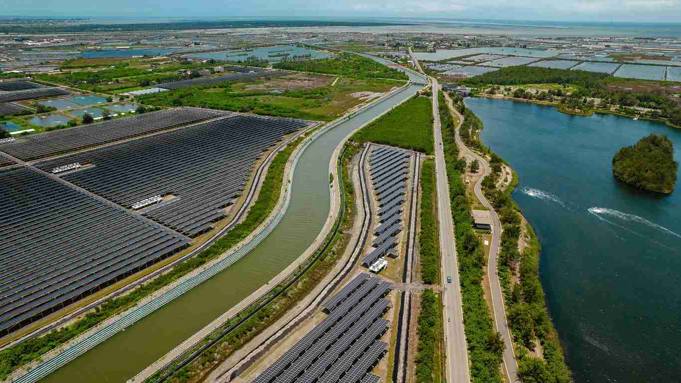 财神娱乐能源事业提供智慧能源管理、、太阳能监控管理、、全方位电厂建置及运维解决方案，，并拥有管理超过6000案场的经验